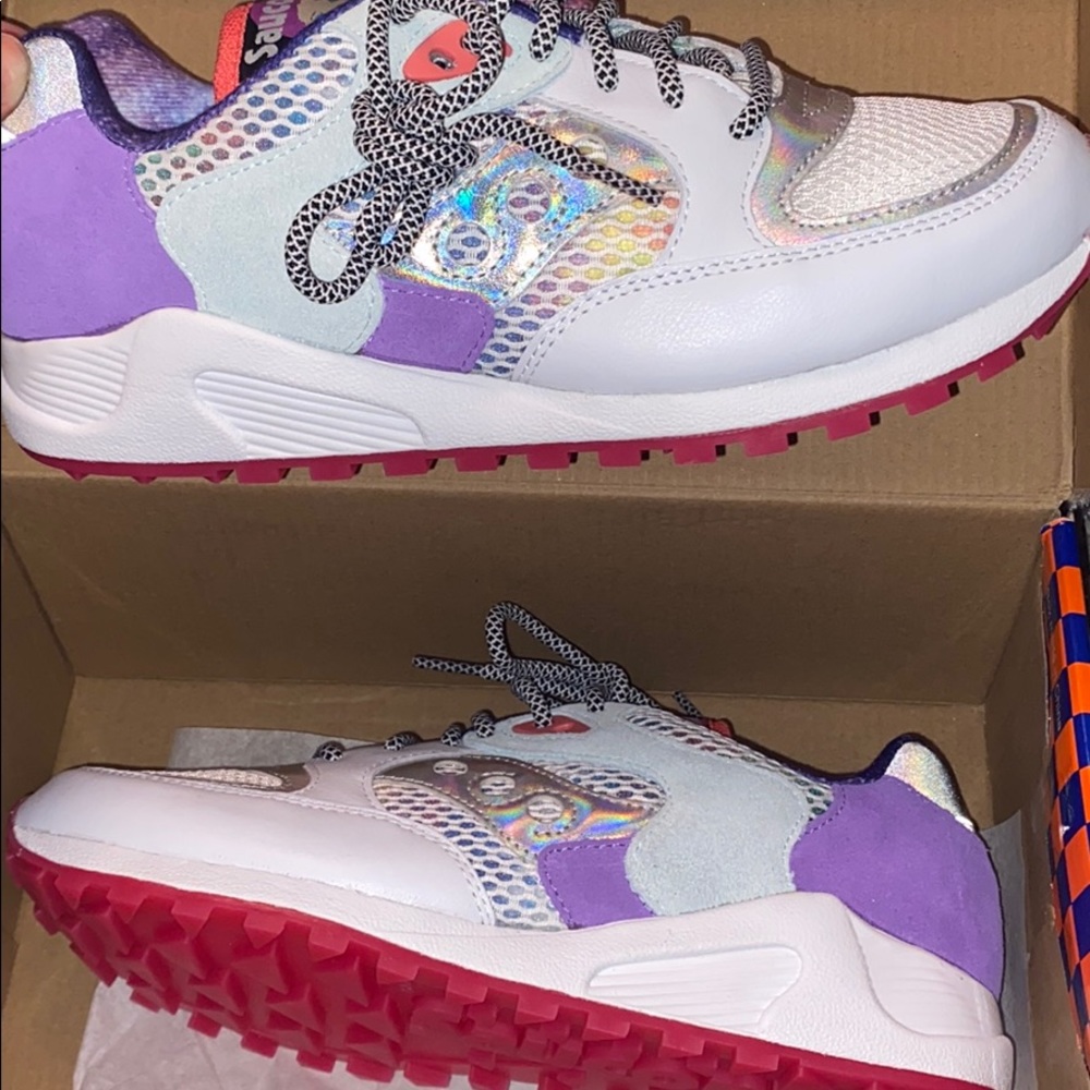 Saucony sneakers. Kids size 7, Women’s 8.5